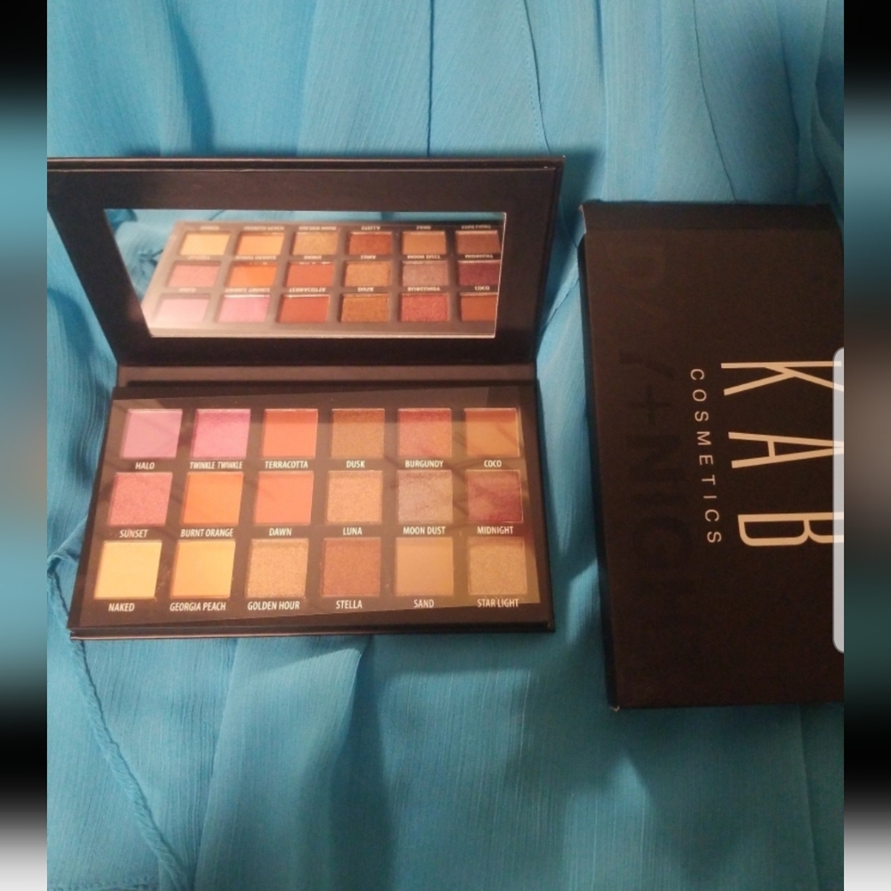 KAB Cosmetics palette/lipstick bundle- New